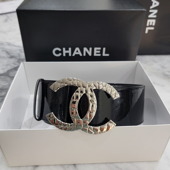 Authentic Chanel CC Patent Leather Wide Belt - Picture 1 of 12